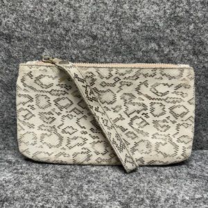 COFI ELLIE WRISTLET‎ in LEOPARD print